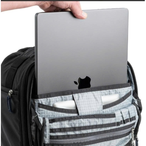 Vali máy ảnh Think Tank Airport Essentials Rolling Backpack