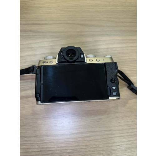 FUJIFILM X-T200 Body Hàng 2nd cũ ( còn mới 95%)