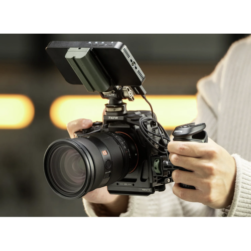 Khung bảo vệ toàn thân cho máy ảnh Sony Alpha 7 V – Màu đen