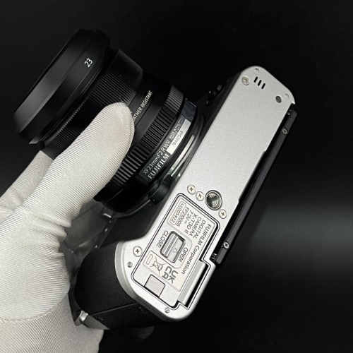 Máy ảnh Fujifilm X-T30 đã qua Sử dụng ngoại hình đẹp (Còn 95%) Xám và Đen