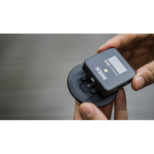 Giá đỡ từ tính cho micro không dây