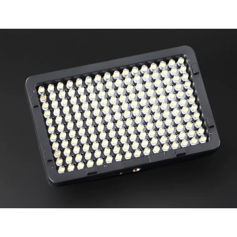 Đèn LED 176 máy ảnh giúp tăng độ sáng cho máy ảnh, máy quay phim